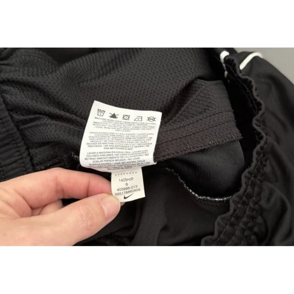 Nike Basketball Shorts Mens Size Small Black White Pockets Elastic Waist 405996